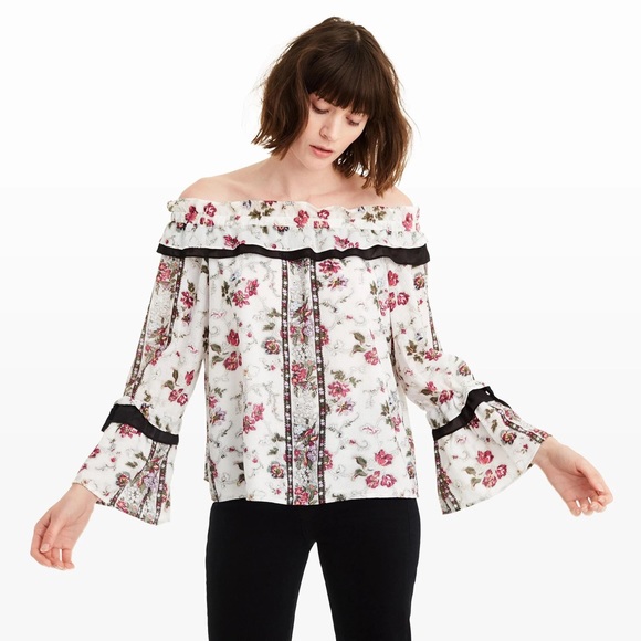 Club Monaco Tops - Club Monaco ‘Gilara’ Off-the-Shoulder Floral Top